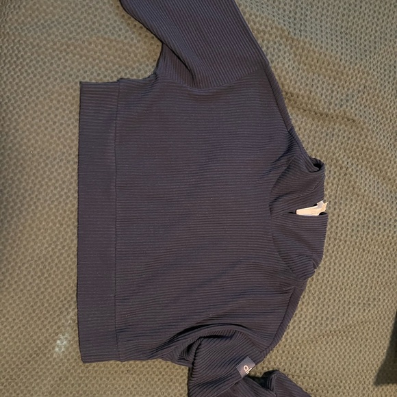 ALO Yoga Navy Blue Sweatshirt - Picture 1 of 1